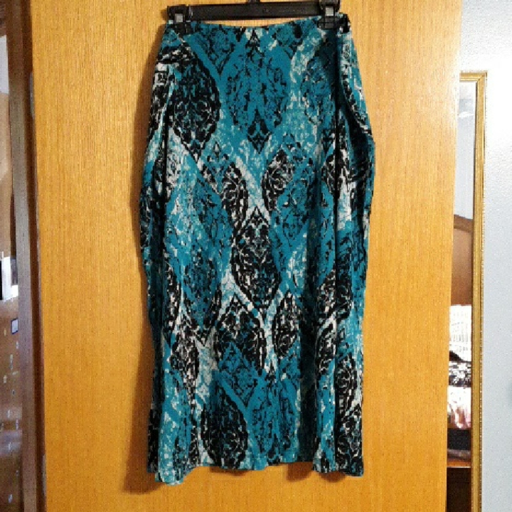 212 Collection Teal and Black Printed Skirt, Lined